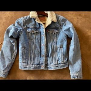 Ladies XS Levi’s Sherpa lined denim jacket